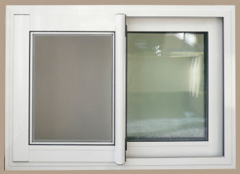 Horizontal slider with built in flyscreen